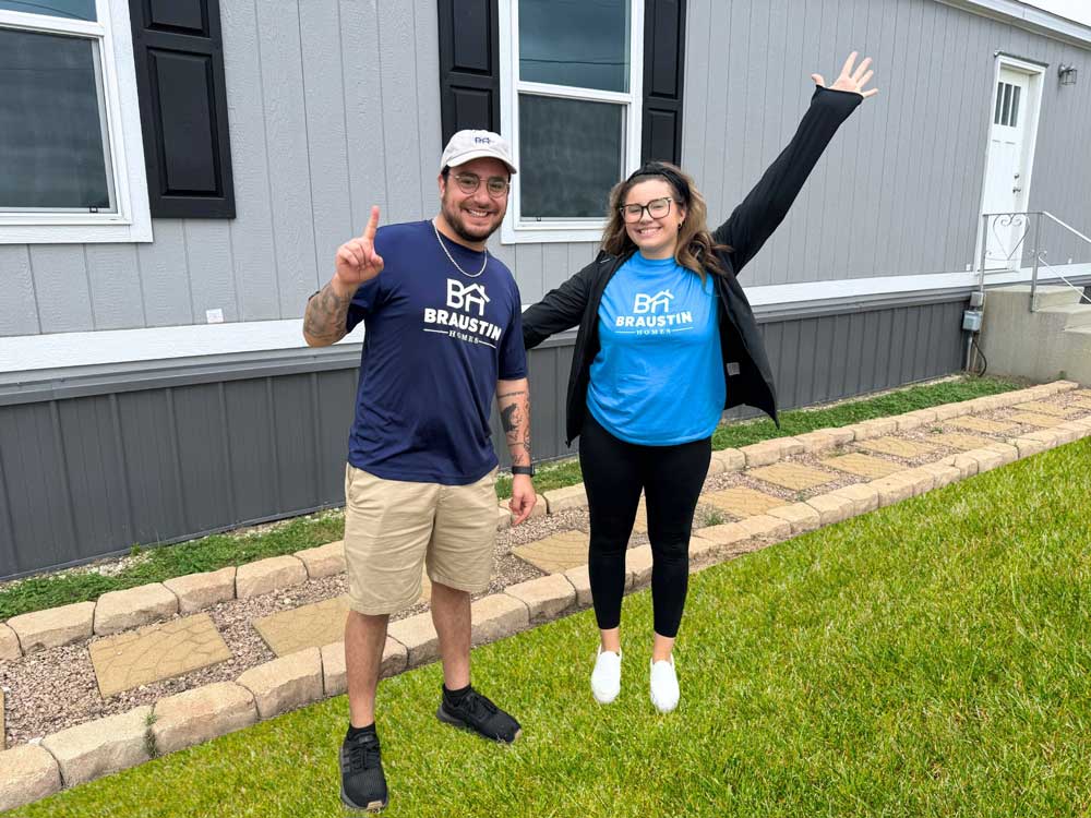 Professional metal skirting installation on mobile home